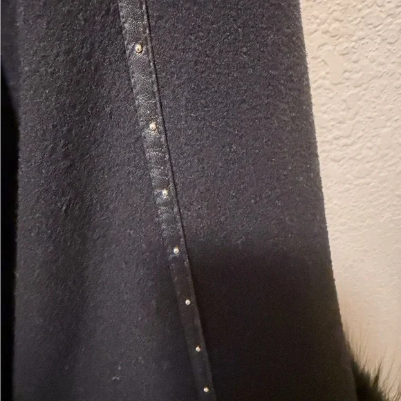 St. John by Marie Cray Elegant Black Fur-Accented Poncho - Picture 4 of 4